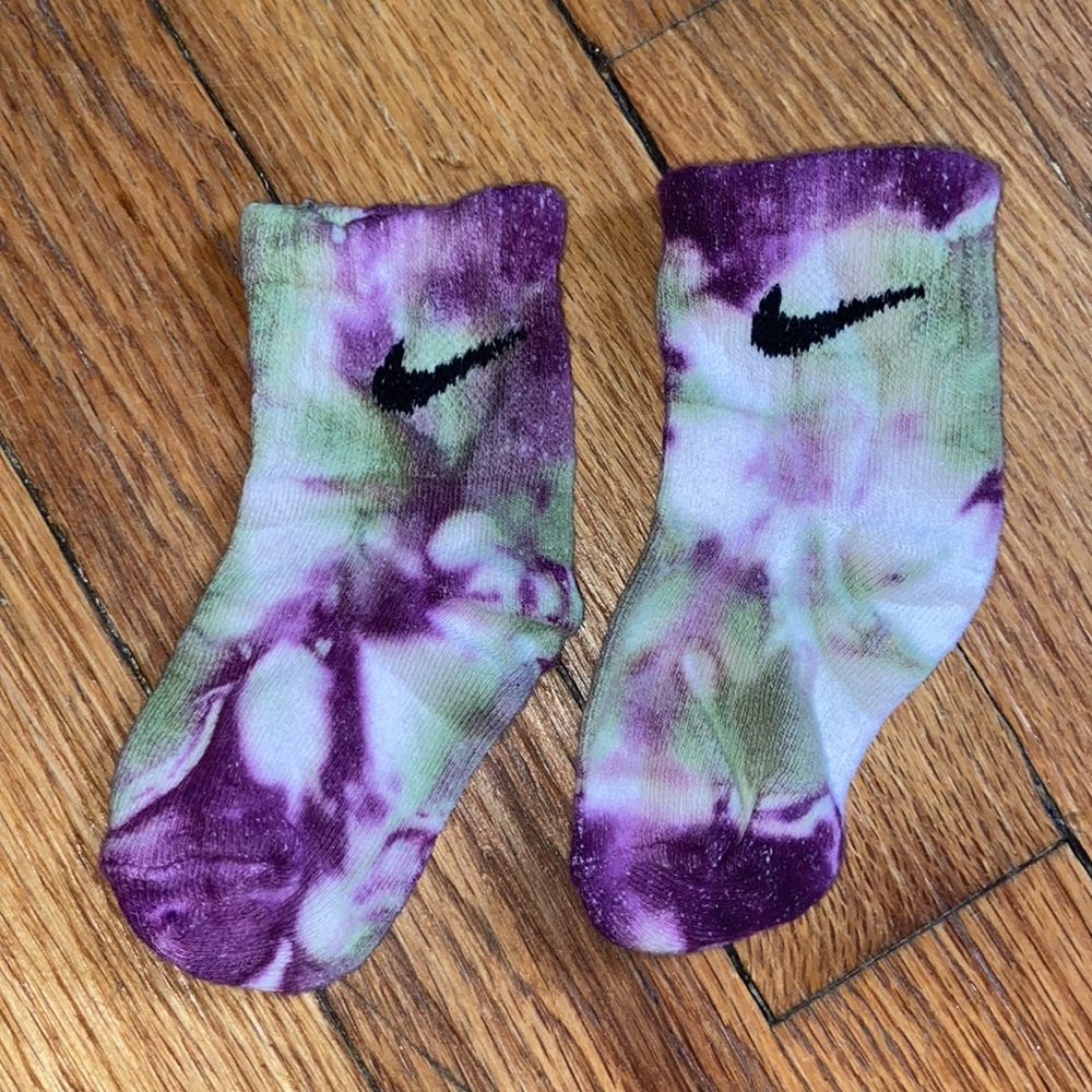 Nike Tie-Dye Toddler Socks - Picture 3 of 5